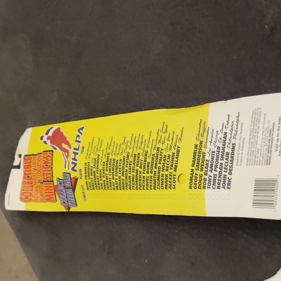 Collectible Mini- Sticks NHLPA - Picture 5 of 5